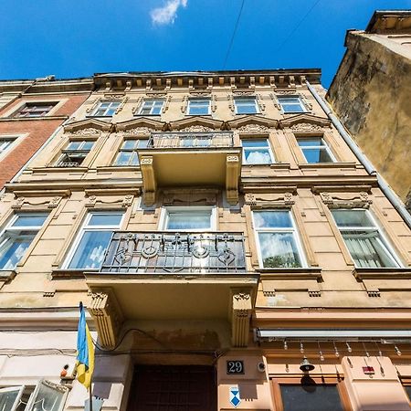 Квартира Подобово На Площі Ринок 39 Lviv Exterior photo