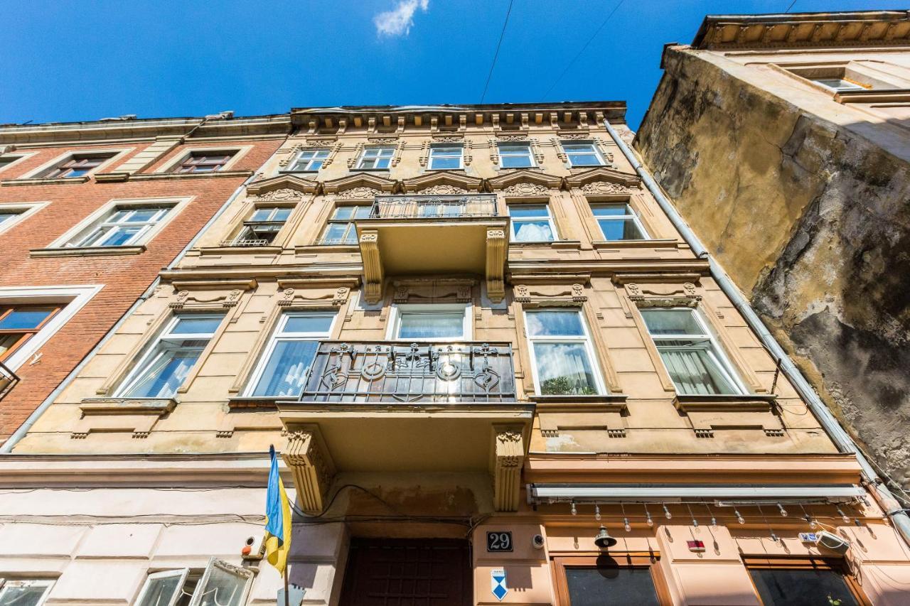 Квартира Подобово На Площі Ринок 39 Lviv Exterior photo