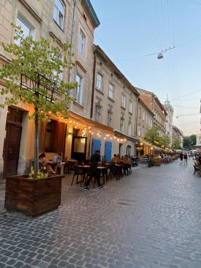 Квартира Подобово На Площі Ринок 39 Lviv Exterior photo