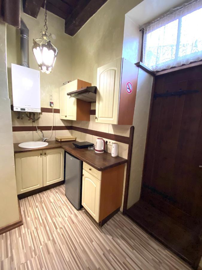 Квартира Подобово На Площі Ринок 39 Lviv Exterior photo